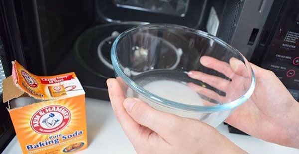Cleaning Microwave with Baking Soda